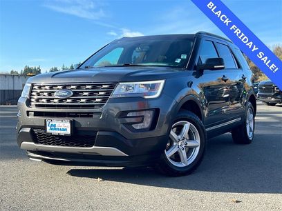 Used 2017 Ford Explorer XLT w/ XLT Technology Feature Bundle