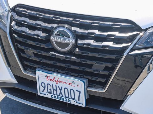 Used 2022 Nissan Kicks SR FWD image 7