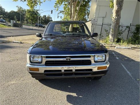 Used 1994 Toyota Pickup DX RWD image 8