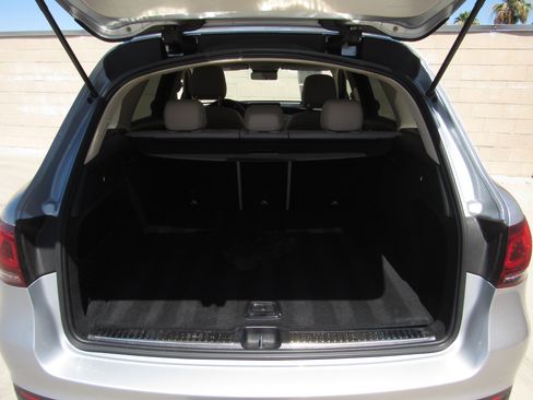 Used 2022 Mercedes-Benz GLC 300 w/ Premium Package Lite image 12