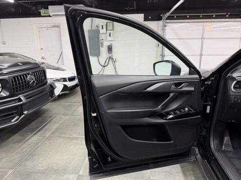 Used 2023 MAZDA CX-9 Touring image 21