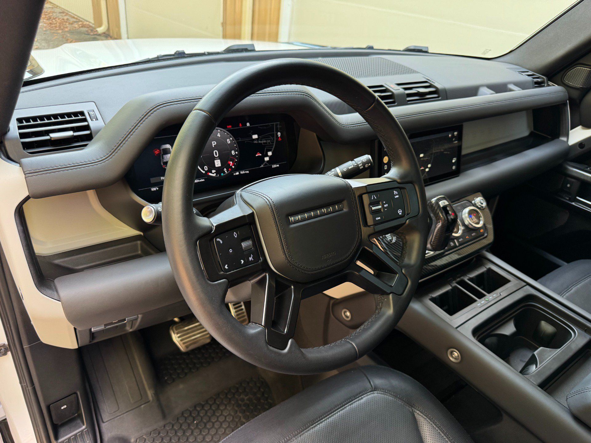 Used 2023 Land Rover Defender 110 X-Dynamic SE AWD/4WD image 14