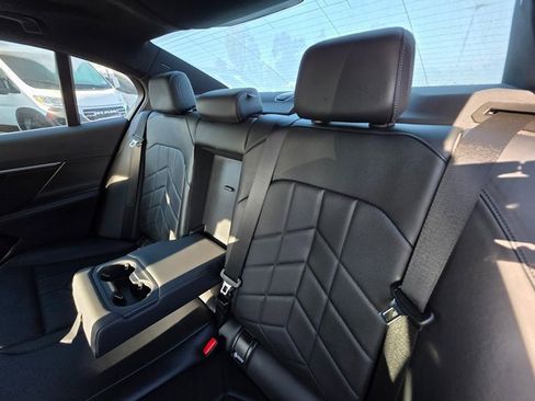 Used 2025 BMW i5 xDrive40 image 14