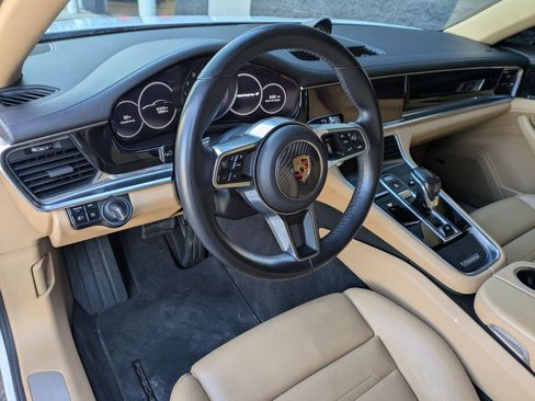 Used 2018 Porsche Panamera image 11
