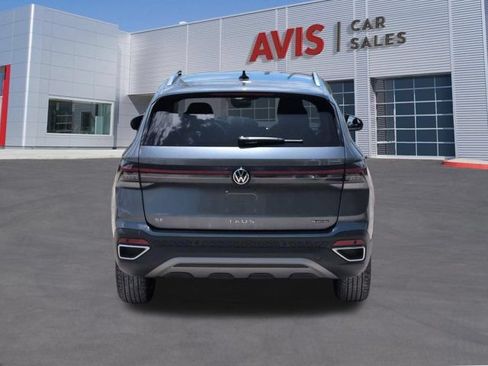 Used 2025 Volkswagen Taos SE AWD/4WD image 7