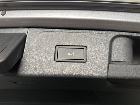 New 2026 Volkswagen Atlas SE FWD image 18