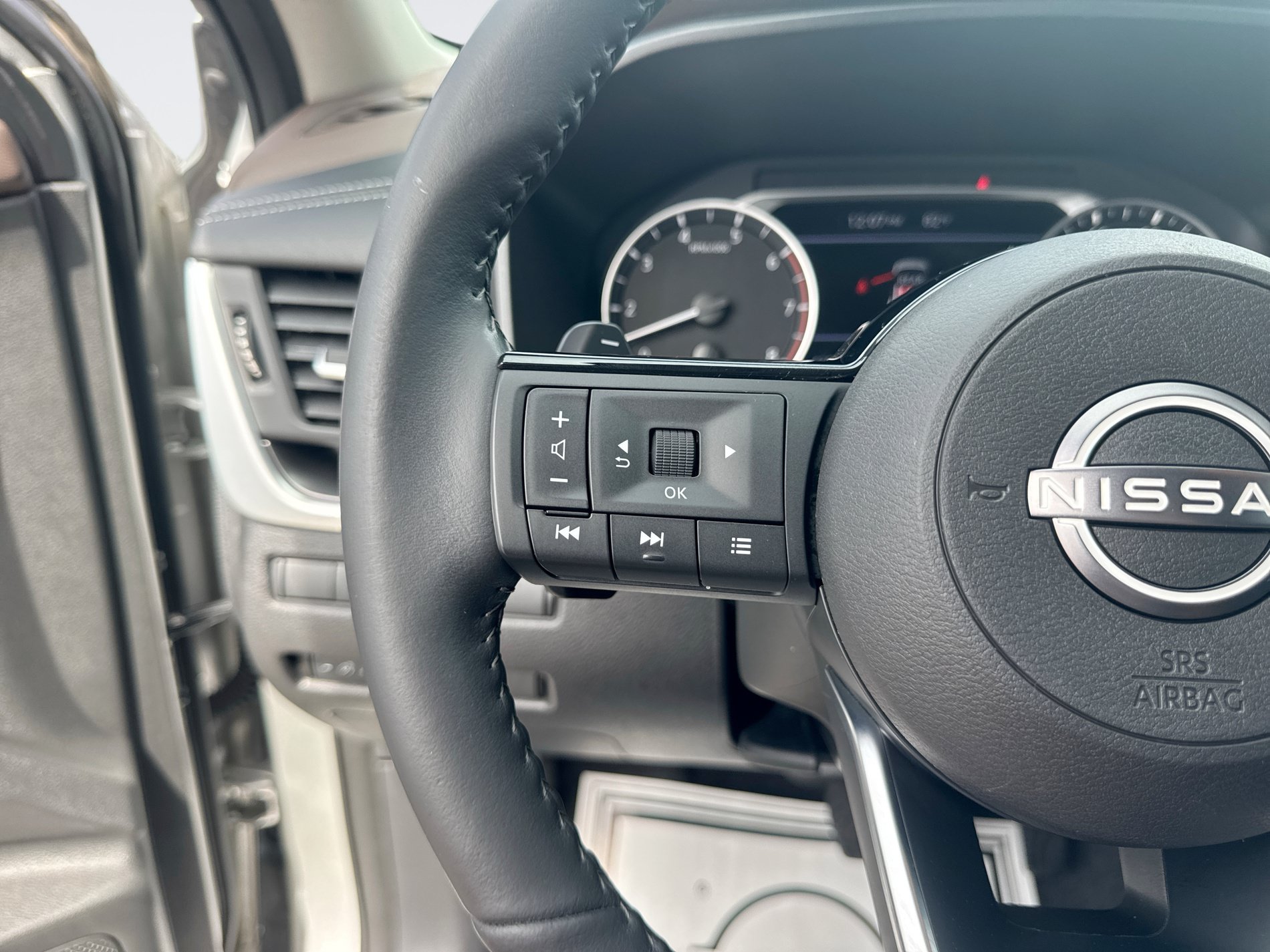 Certified 2023 Nissan Rogue SV w/ SV Premium B Package FWD image 25