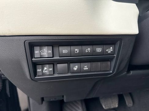 Used 2023 Toyota Tundra Capstone AWD/4WD image 27