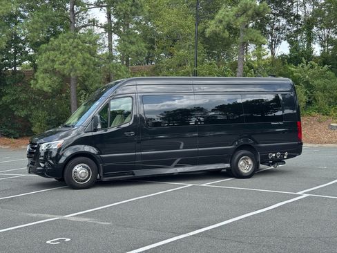 Used 2022 Mercedes-Benz Sprinter 3500 image 5