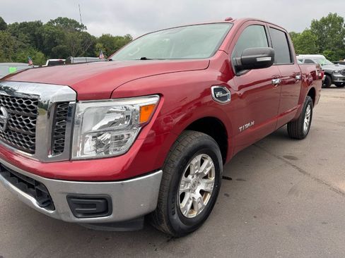 Used 2017 Nissan Titan SV AWD/4WD image 9