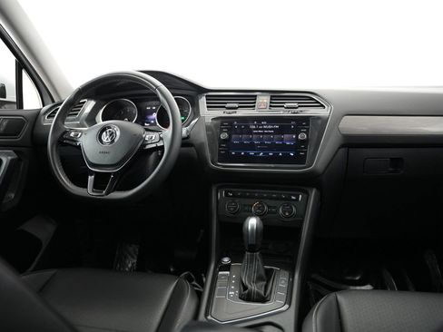 Used 2021 Volkswagen Tiguan SE w/ Panoramic Sunroof Package FWD image 10