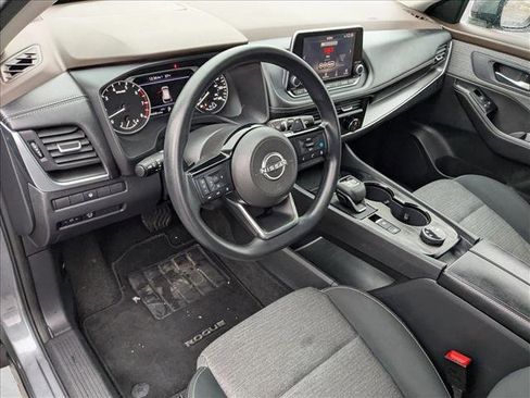Used 2023 Nissan Rogue SV image 10