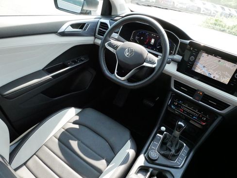 Certified 2025 Volkswagen Taos SEL AWD/4WD image 9