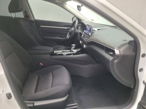 Used 2023 Nissan Altima 2.5 SV FWD image 21