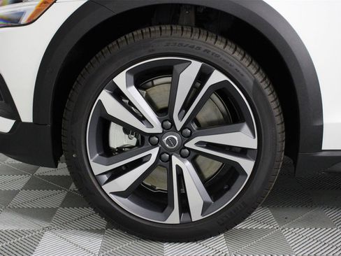 New 2026 Volvo V60 B5 Cross Country Plus w/ Climate Package image 13