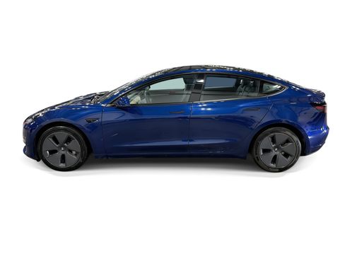Certified 2023 Tesla Model 3 Standard Range RWD image 3