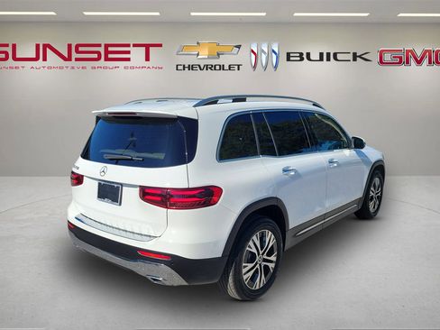 Used 2025 Mercedes-Benz GLB 250 image 4