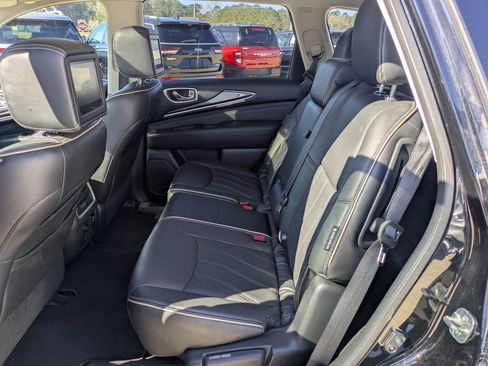Used 2019 INFINITI QX60 Luxe w/ Essential Package image 8