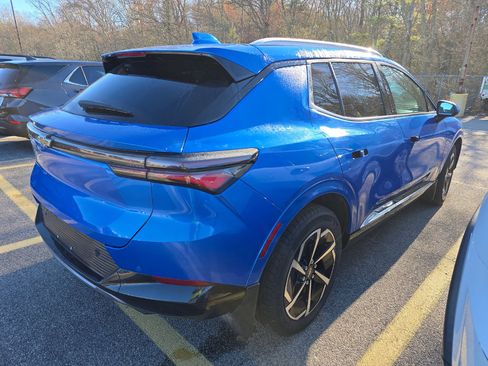 Used 2024 Chevrolet Equinox EV LT w/ LPO, Active Package AWD/4WD image 3