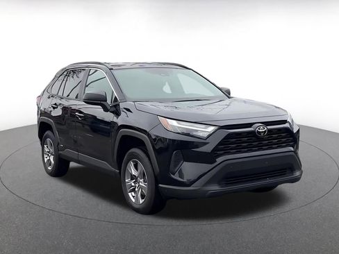 Used 2025 Toyota RAV4 LE image 3