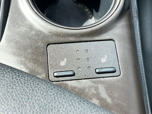 Used 2022 Toyota Camry XSE FWD image 19