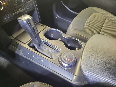 Used 2017 Ford Explorer XLT image 26