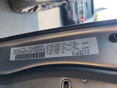 Used 2020 Dodge Journey SE FWD image 13