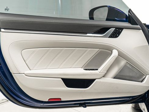 Used 2022 Porsche 911 Turbo S image 38