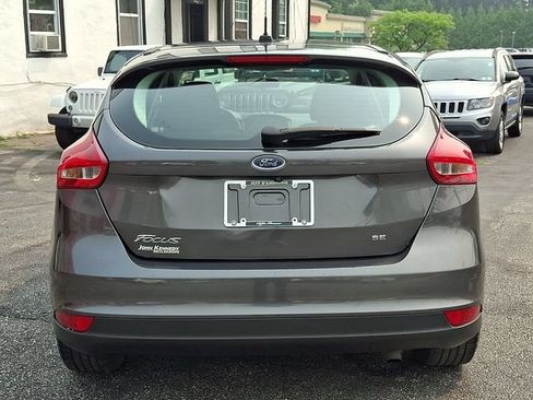 Used 2017 Ford Focus SE FWD image 5