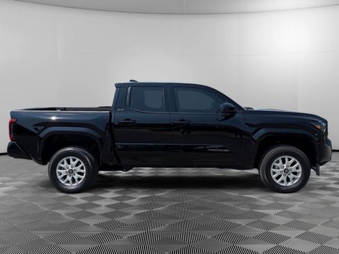 Used 2025 Toyota Tacoma SR5 image 6