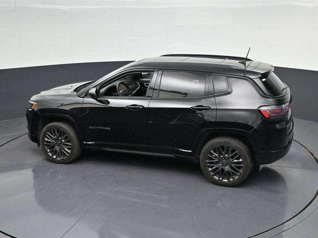 Used 2024 Jeep Compass Limited w/ High Altitude Package AWD/4WD image 30
