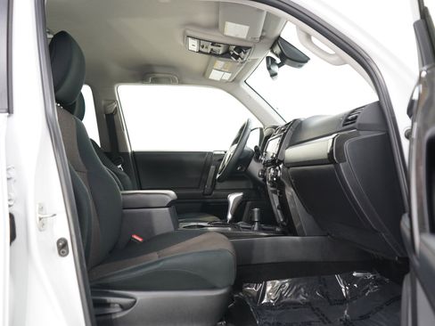 Used 2024 Toyota 4Runner TRD Off-Road AWD/4WD image 11