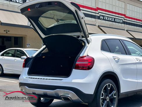 Used 2020 Mercedes-Benz GLA 250 4MATIC w/ Premium Package image 6