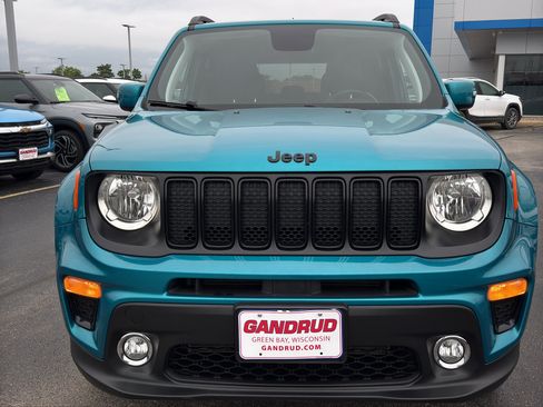 Used 2019 Jeep Renegade Altitude w/ Quick Order Package 2XM AWD/4WD image 3