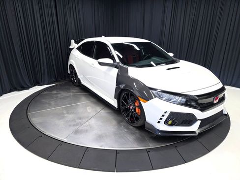 Used 2018 Honda Civic Type R image 6