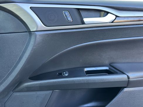 Used 2014 Ford Fusion SE w/ Equipment Group 202A image 18