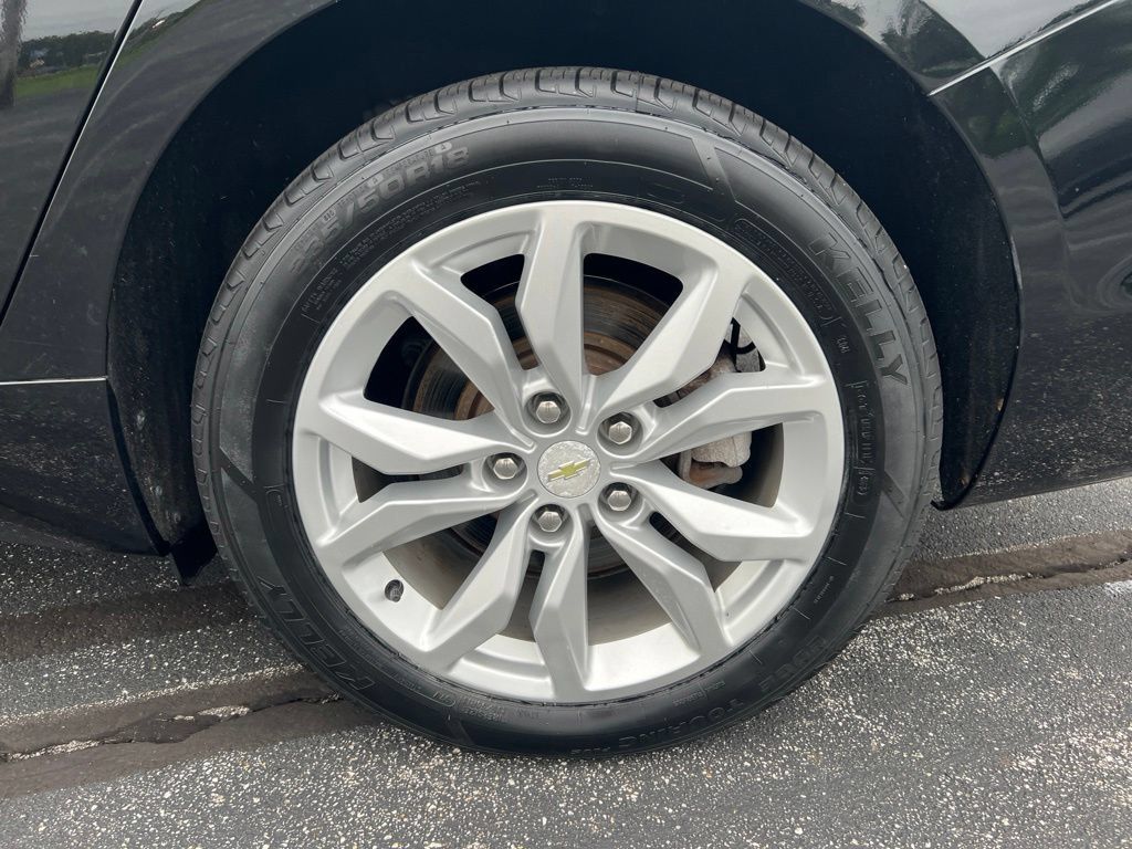 Used 2018 Chevrolet Impala LT FWD image 32