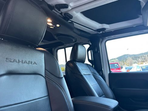 Used 2021 Jeep Wrangler Unlimited Sahara w/ Cold Weather Group image 27