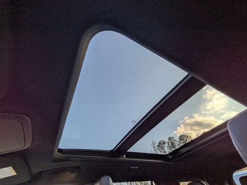 Certified 2023 Ford Explorer ST-Line w/ Class IV Trailer Tow Package image 25