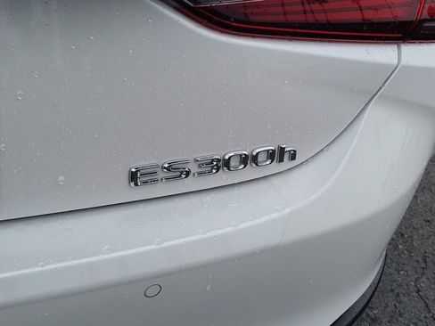 Used 2024 Lexus ES 300h w/ Premium Package FWD image 21