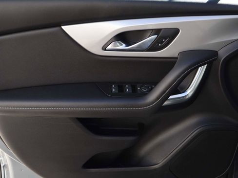 Used 2025 Chevrolet Blazer LT image 7