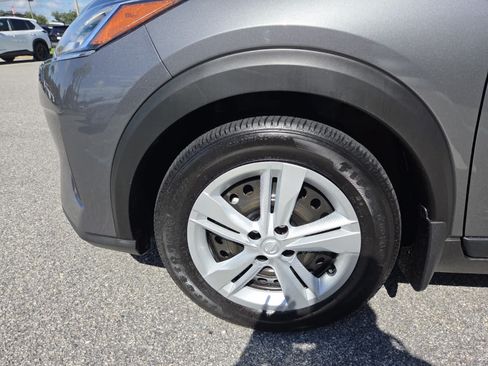 Used 2025 Nissan Kicks Play S FWD image 3