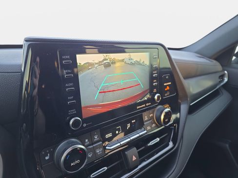 Used 2021 Toyota Highlander XSE image 23