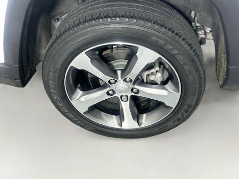 Used 2022 Jeep Grand Cherokee Limited 4xe AWD/4WD image 11