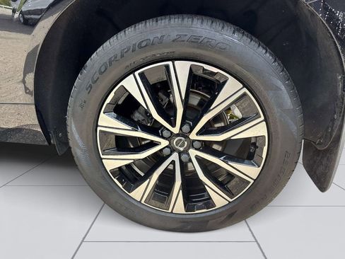 Used 2023 Volvo XC60 B5 Core AWD/4WD image 8
