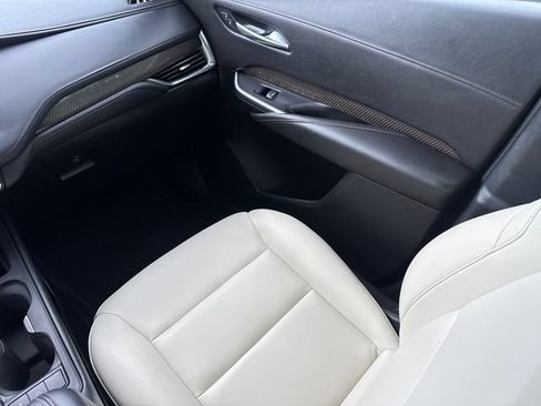 Used 2019 Cadillac XT4 Sport w/ Cold Weather Package FWD image 16