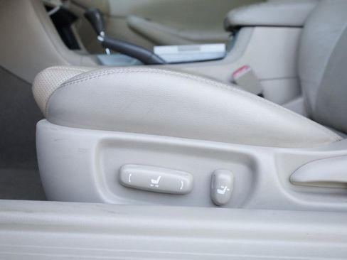 Used 2006 Toyota Solara SE FWD image 25