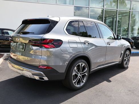 New 2026 BMW X5 xDrive40i w/ Premium Package AWD/4WD image 7