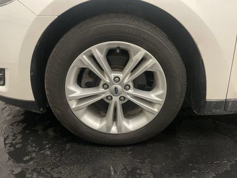 Used 2018 Ford Taurus SEL FWD image 24
