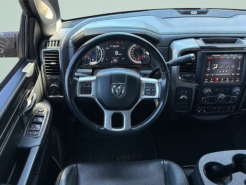 Used 2018 RAM 2500 Laramie w/ Sport Appearance Group AWD/4WD image 10